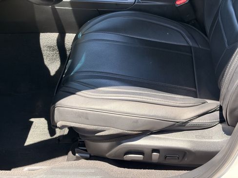 Used 2017 Subaru Outback 2.5i Limited AWD/4WD image 19