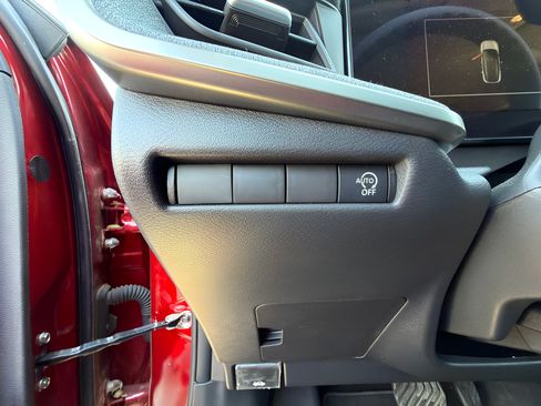 Used 2026 Nissan Kicks SV w/ Cold Weather Package FWD image 19