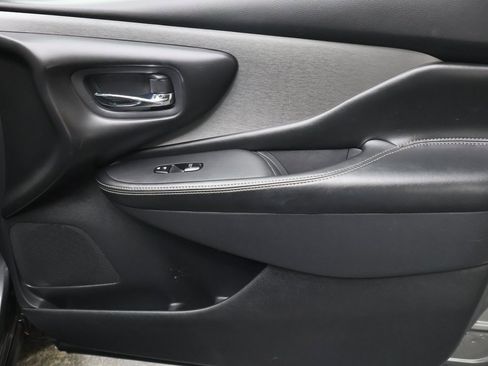 Used 2020 Nissan Murano SV image 12