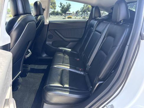 Used 2020 Tesla Model Y Long Range AWD/4WD image 22