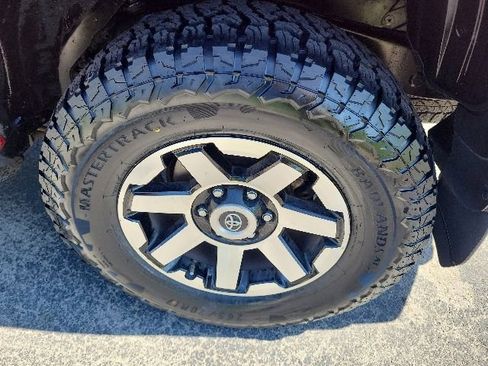 Used 2019 Toyota 4Runner TRD Off-Road AWD/4WD image 13