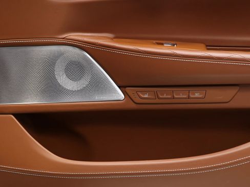 Used 2022 BMW M760i xDrive M760i xDrive Sedan 4D w/ Luxury Rear Seating Package image 89