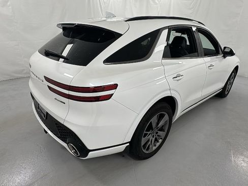 Used 2025 Genesis GV70 3.5T Sport image 3