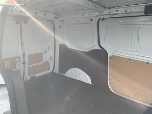 Used 2022 Ford Transit Connect XLT image 23