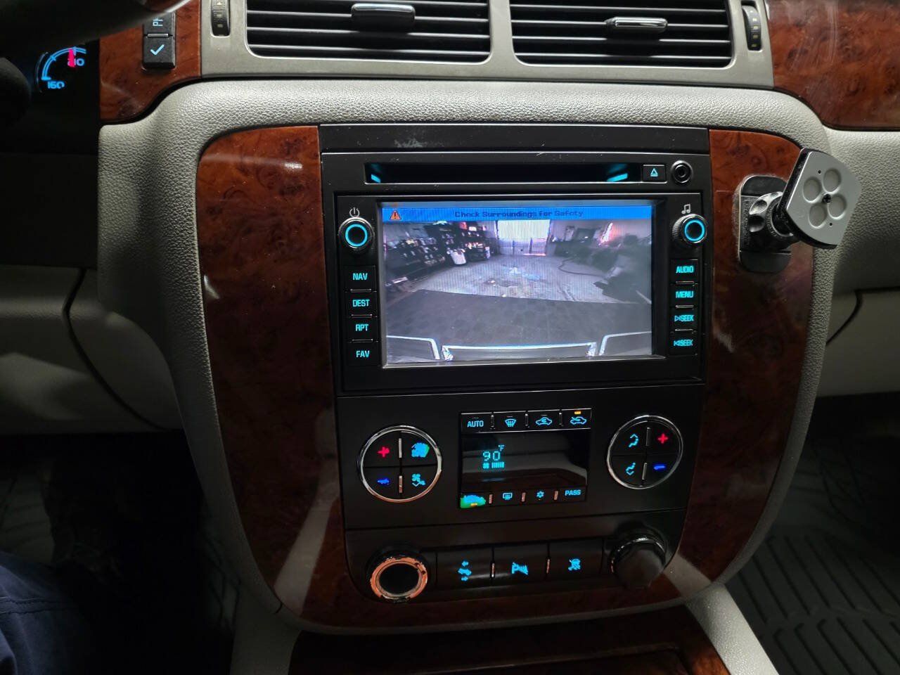 Used 2011 Chevrolet Avalanche LTZ RWD image 23