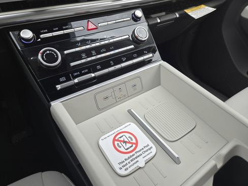 New 2025 Hyundai Santa Fe SE image 17