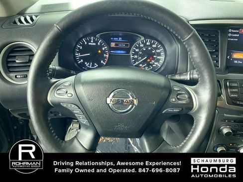 Used 2020 Nissan Pathfinder SL image 10