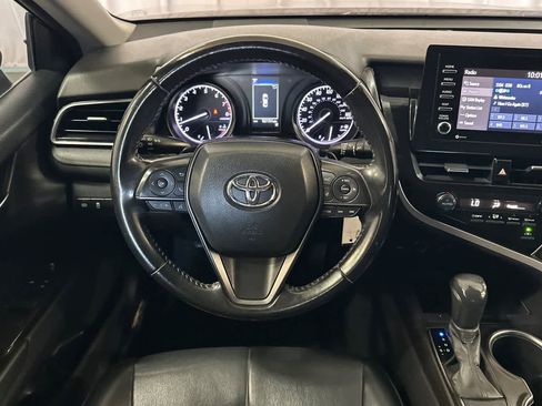 Used 2021 Toyota Camry SE image 16