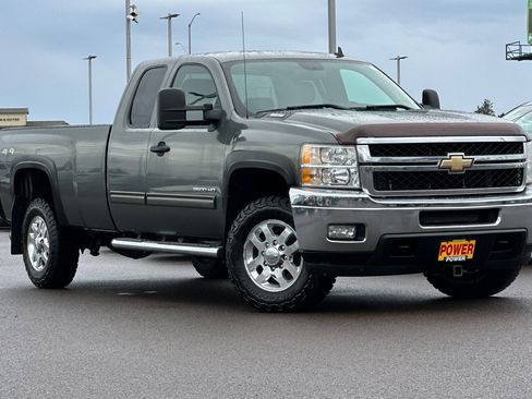 Used 2011 Chevrolet Silverado 3500 LT w/ Interior Plus Package image 2