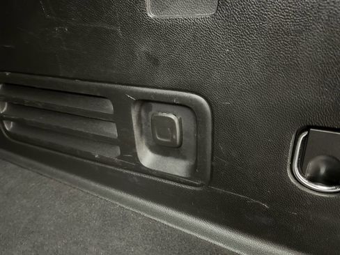 Certified 2023 Chevrolet Traverse LT image 31