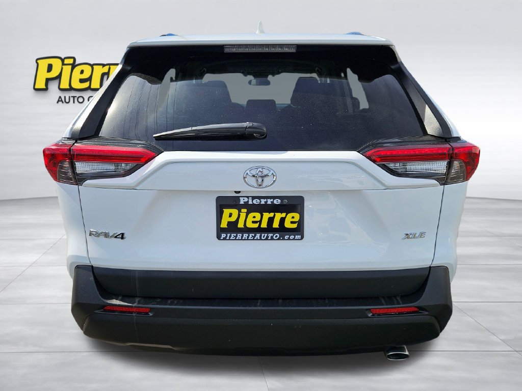 Used 2024 Toyota RAV4 XLE FWD image 4