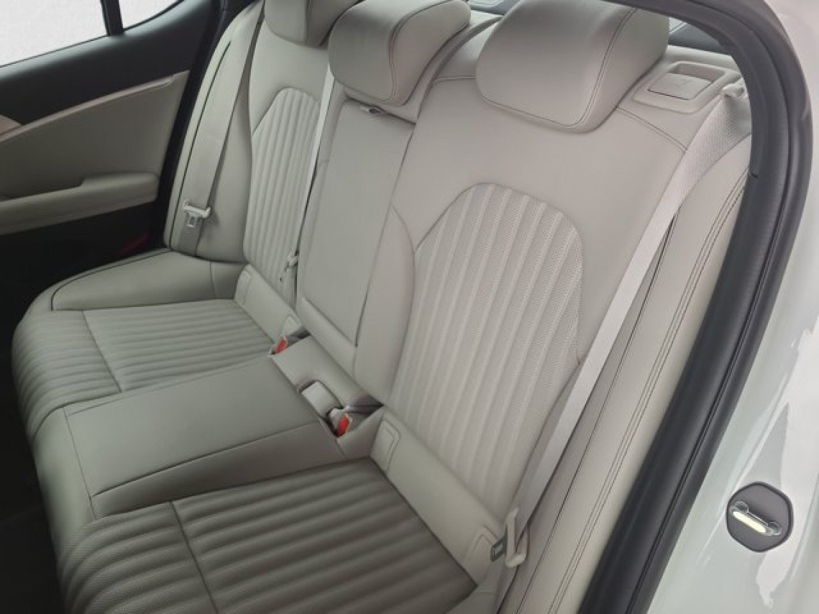 Used 2023 Genesis G70 2.0T w/ Sport Prestige Package AWD/4WD image 19