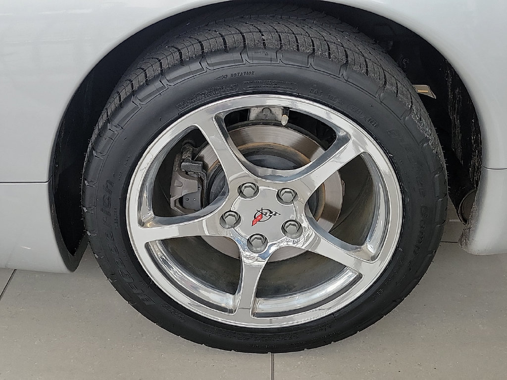 Used 2001 Chevrolet Corvette Coupe w/ Preferred Equipment Group2 RWD image 14