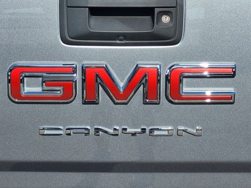 Used 2022 GMC Canyon AT4 w/ Trailering Package AWD/4WD image 11