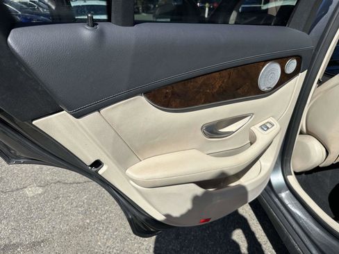 Used 2017 Mercedes-Benz GLC 300 GLC 300 w/ Premium 2 Package image 17