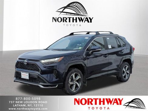 New 2025 Toyota RAV4 SE image 1