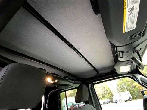 Used 2021 Jeep Gladiator Sport AWD/4WD image 13