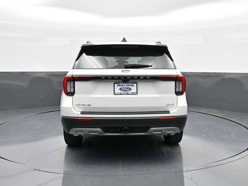 Used 2025 Ford Explorer Active w/ Active Comfort Package image 6