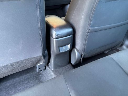 Used 2025 Nissan Versa SV FWD image 23
