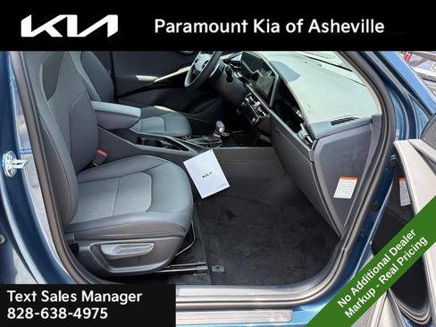 New 2026 Kia Niro EX FWD image 20