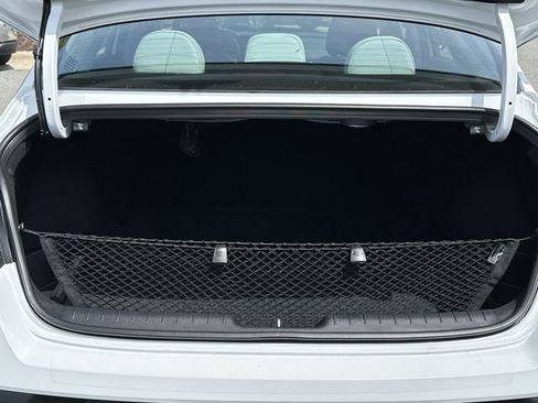 New 2026 Hyundai Elantra Limited FWD image 32