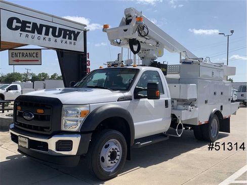 Used 2016 Ford F550 2WD Regular Cab Super Duty image 3