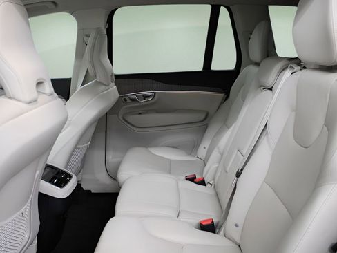 Used 2023 Volvo XC90 B6 Plus w/ Protection Package Premier image 20