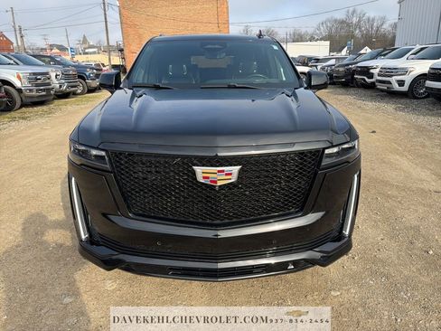 Used 2022 Cadillac Escalade ESV Sport w/ Touring Package image 2