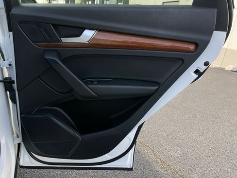 Used 2021 Audi Q5 2.0T Premium image 34