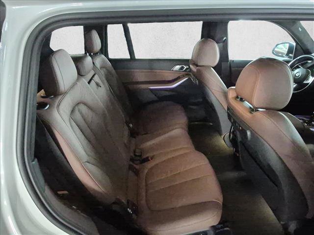Used 2022 BMW X7 xDrive40i w/ M Sport Package AWD/4WD image 21