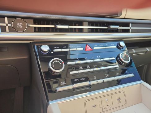 Used 2025 Hyundai Santa Fe SE image 7