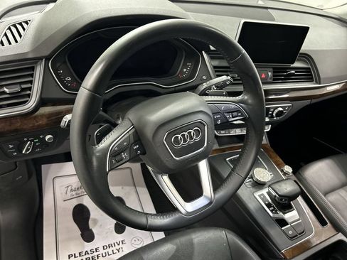 Used 2020 Audi Q5 e Prestige w/ Prestige Package AWD/4WD image 4