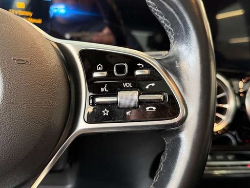 Certified 2022 Mercedes-Benz GLA 250 4MATIC image 22