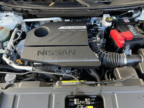 Used 2025 Nissan Rogue SV image 43