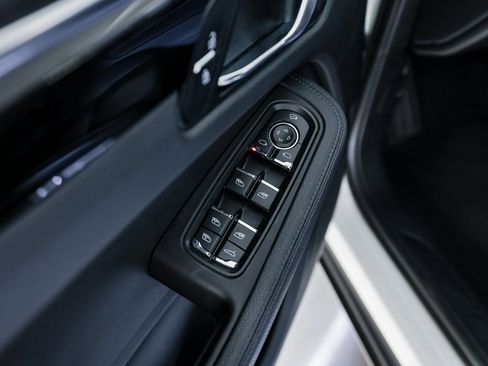 Certified 2023 Porsche Macan image 22