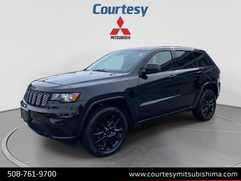 Used 2020 Jeep Grand Cherokee Altitude AWD/4WD image 1