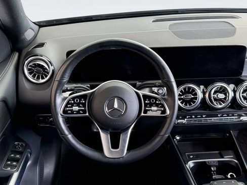 Used 2023 Mercedes-Benz GLB 250 4MATIC image 14