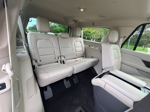 Used 2020 Lincoln Navigator L Reserve w/ Luxury Package AWD/4WD image 29