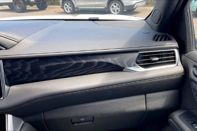 Used 2024 GMC Yukon Denali w/ LPO, Floor Liner Package AWD/4WD image 17