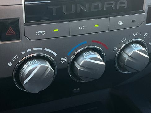 Used 2016 Toyota Tundra SR5 w/ SR5 Upgrade Package AWD/4WD image 27