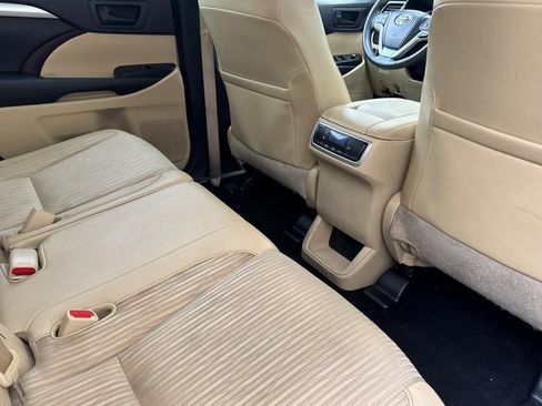 Used 2015 Toyota Highlander Plus image 29