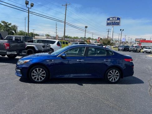 Used 2019 Kia Optima LX w/ LX 17" Wheel Package FWD image 2