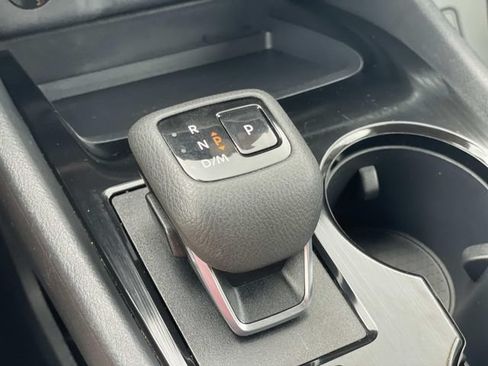 Used 2025 Nissan Rogue SV AWD/4WD image 31