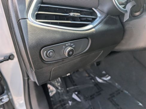 Used 2017 Chevrolet Malibu LT FWD image 21
