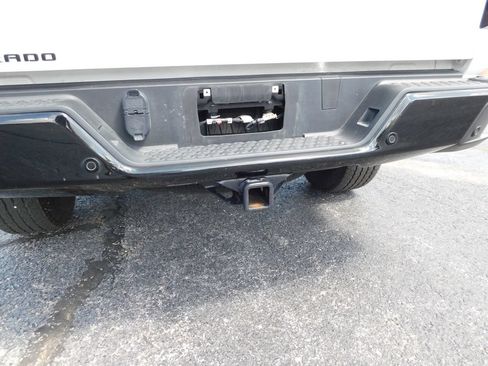 Used 2025 Chevrolet Colorado Trail Boss AWD/4WD image 5