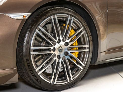 Used 2015 Porsche 911 4 Coupe image 11