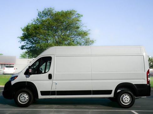 Used 2023 RAM ProMaster 2500 FWD image 5