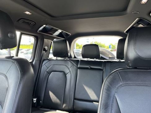 Used 2023 Land Rover Defender 110 S AWD/4WD image 14