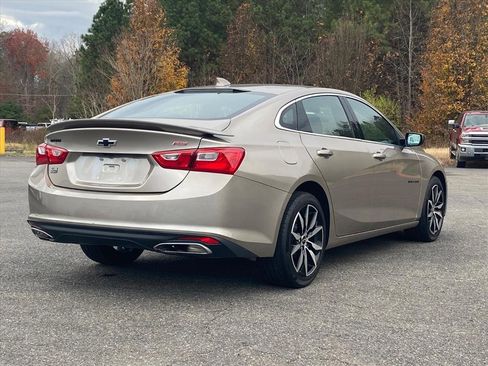 Used 2022 Chevrolet Malibu RS image 3