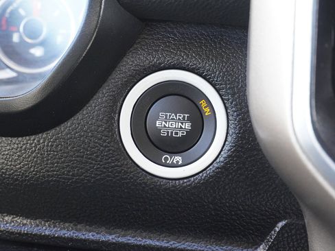 Used 2020 RAM 1500 Laramie w/ Off Road Group image 39